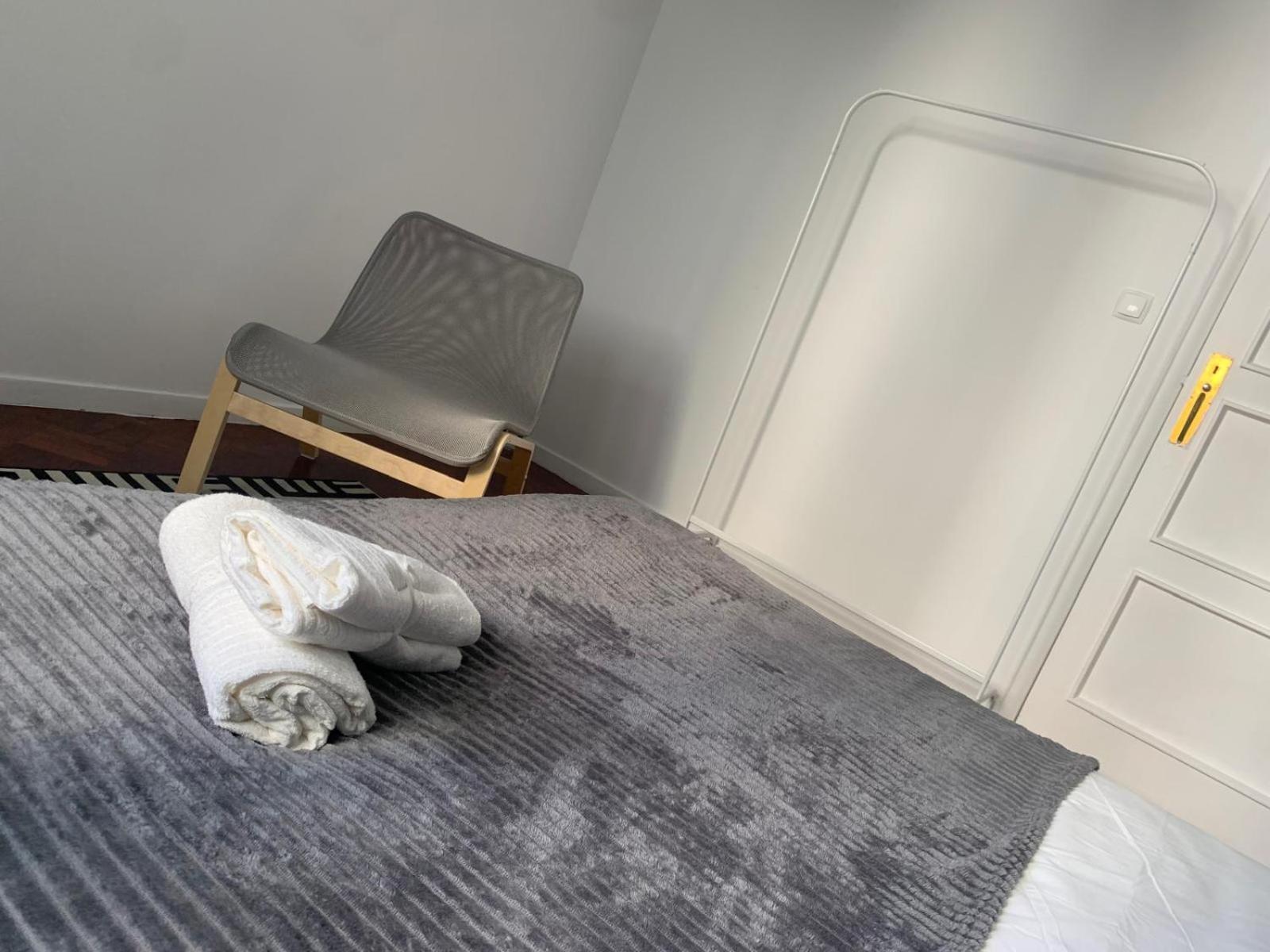 Rooms, Location For Tourists * Lisbon